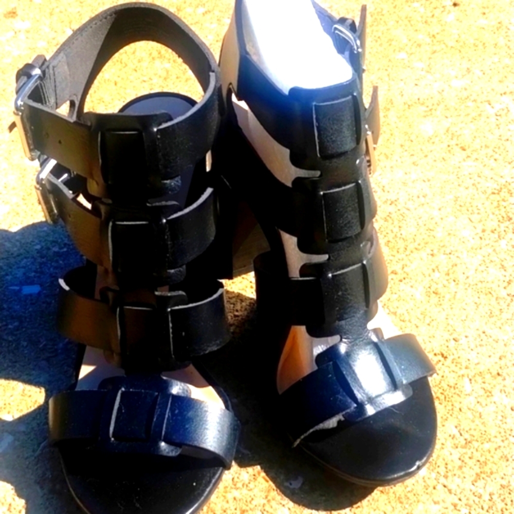 Madden Girl Black Leather, Block Heel Sandal, size 8, Hardly Worn